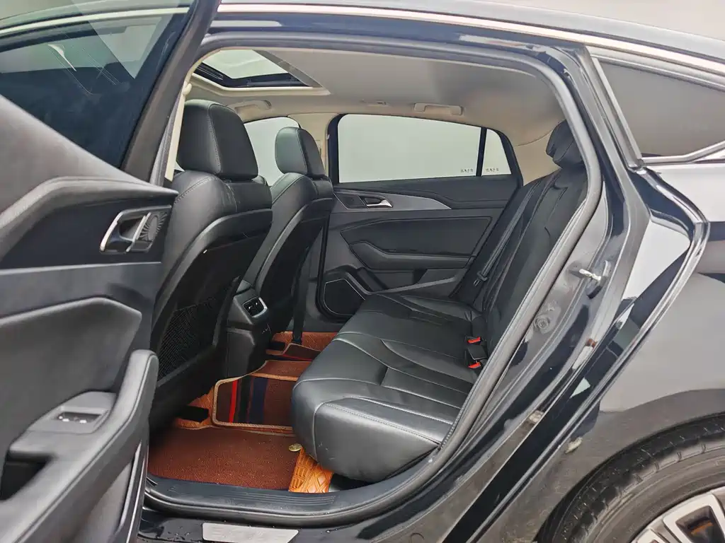 Hongqi Hongqi H5 — миниатюра 17