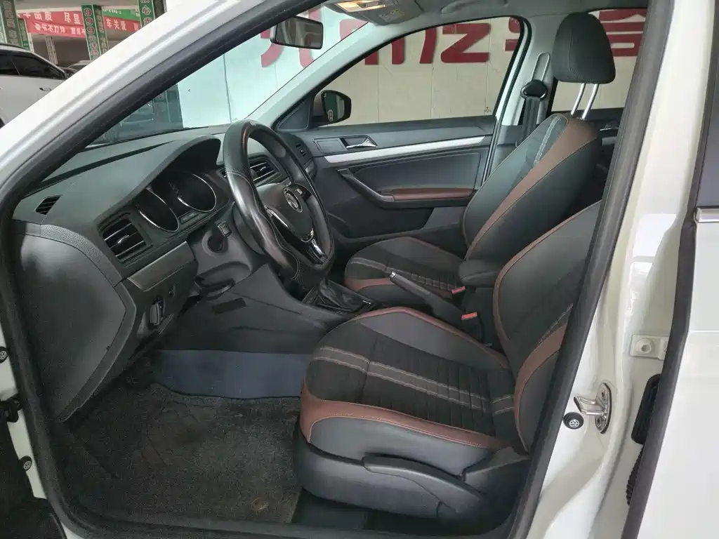 Volkswagen Lavida — миниатюра 7