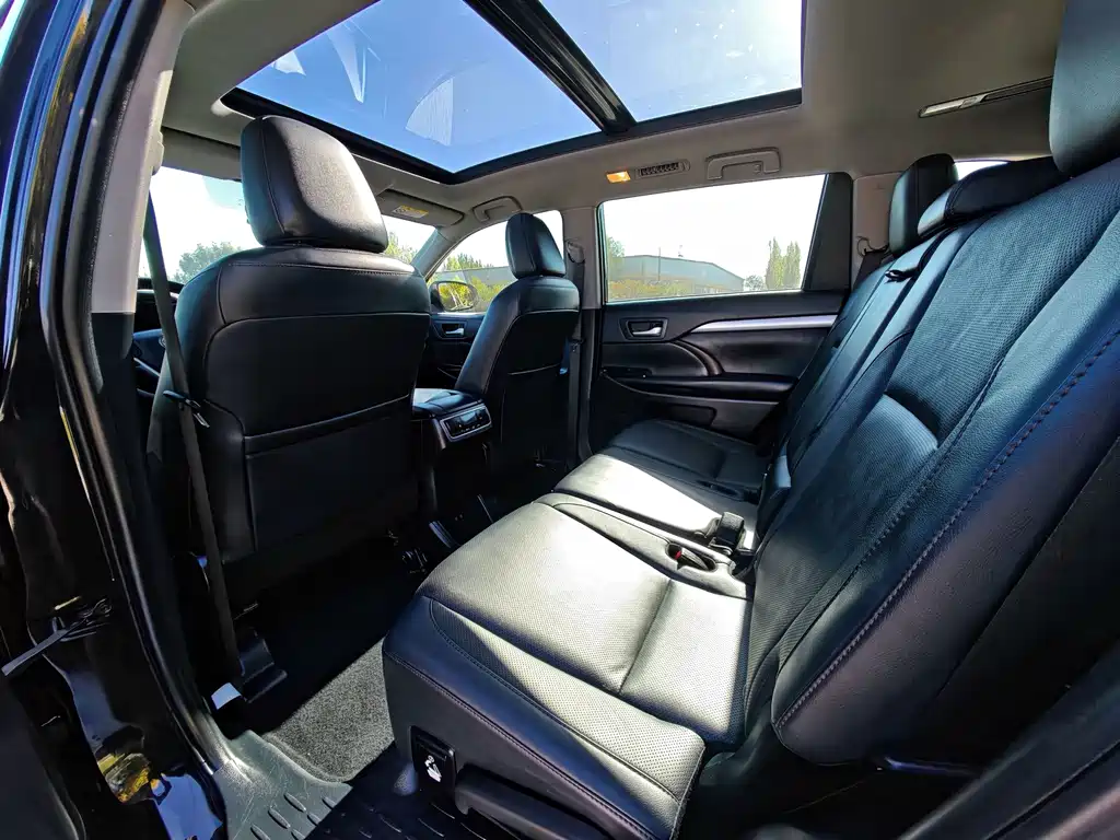 Toyota Highlander — миниатюра 9