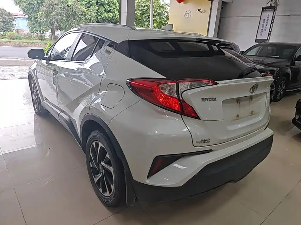 Toyota IZOA — миниатюра 5