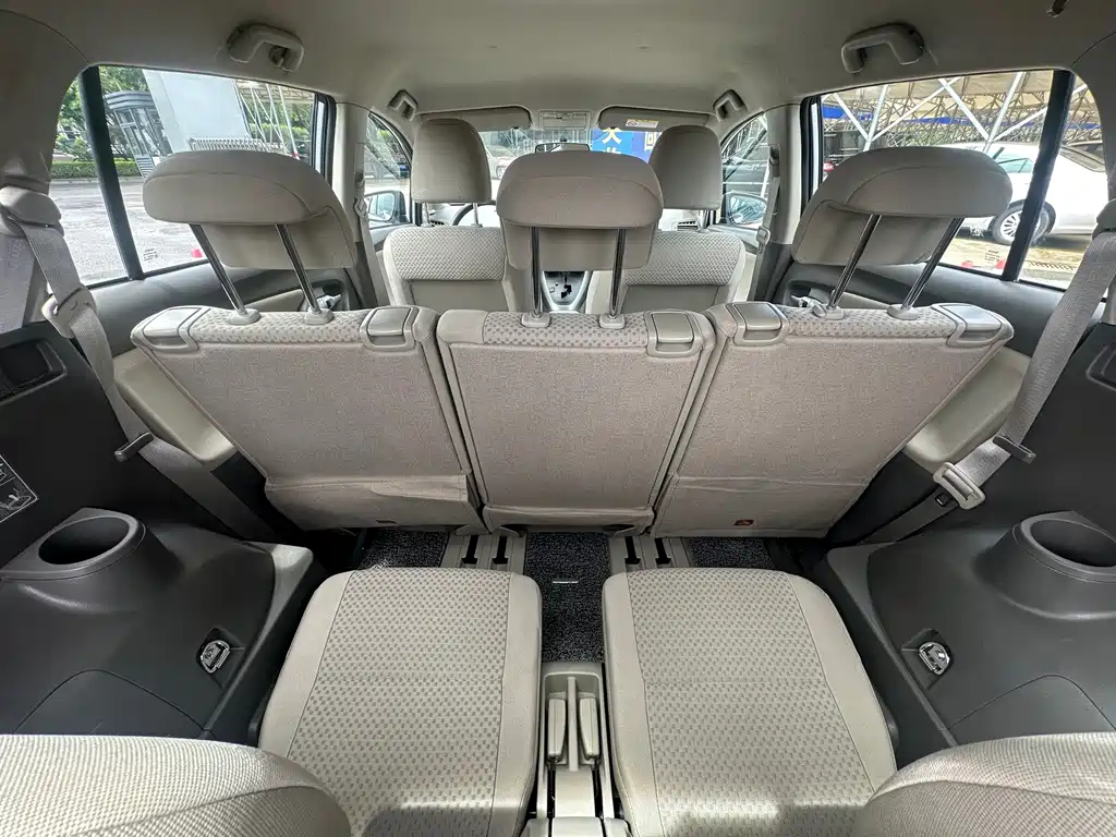 Toyota Verso — миниатюра 11