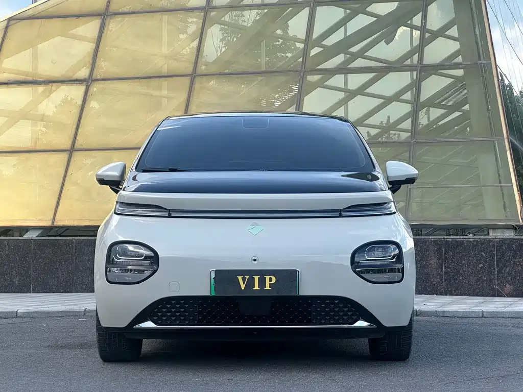 Baojun Yunduo — миниатюра 2