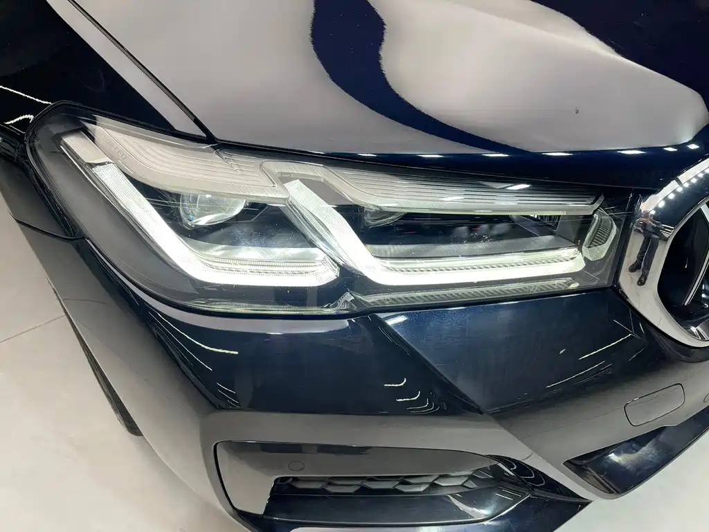 BMW 5 Series — миниатюра 26
