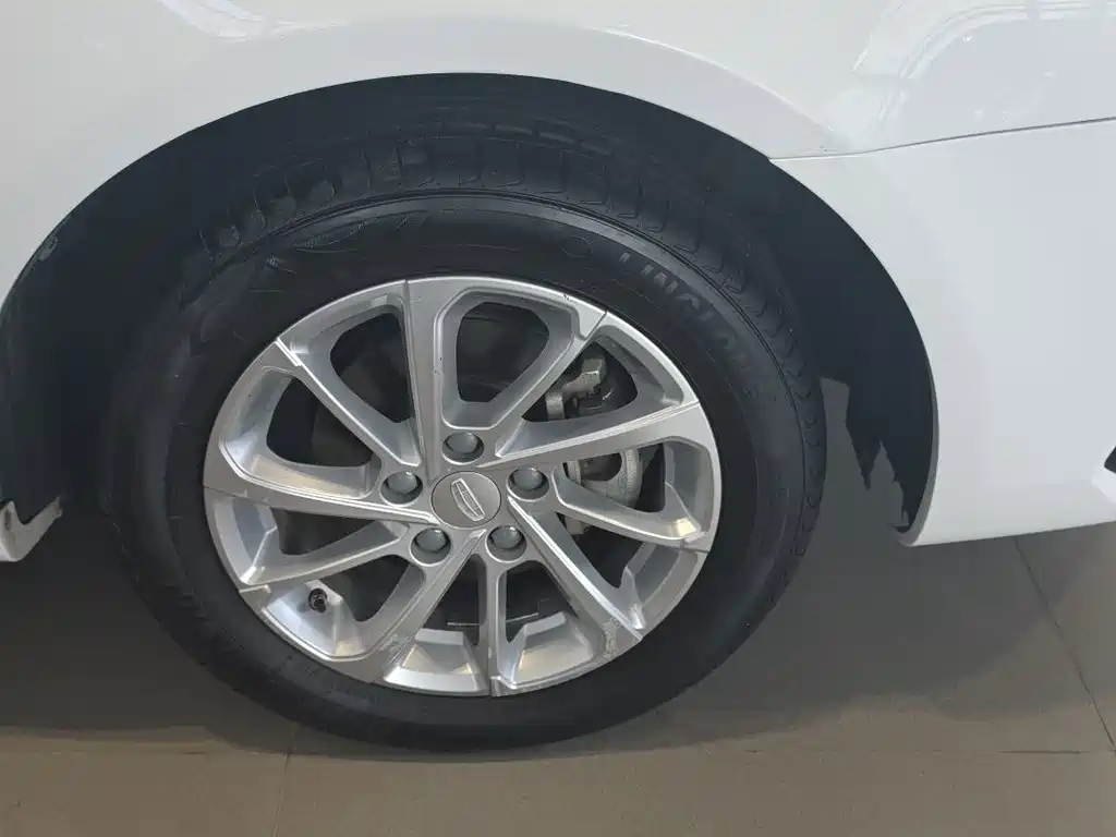 Geely Emgrand — миниатюра 3