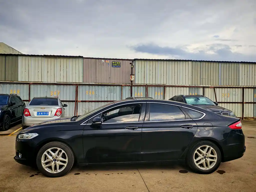 Ford Mondeo — миниатюра 7