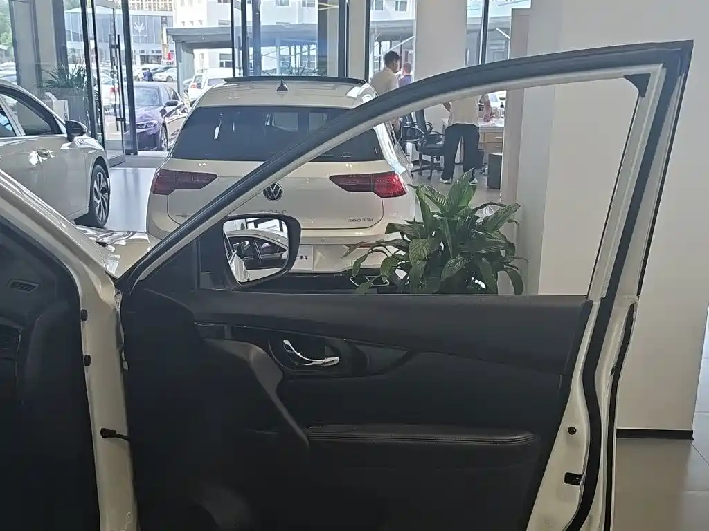 Nissan X-Trail — миниатюра 10