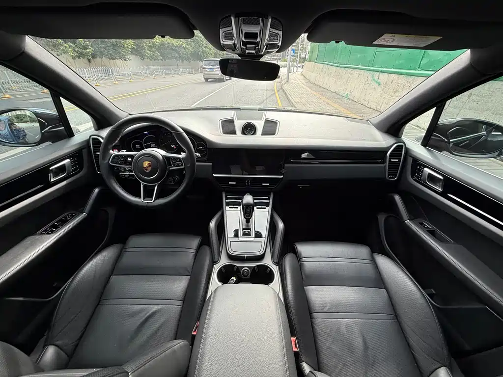 Porsche Cayenne Hybrid — миниатюра 13