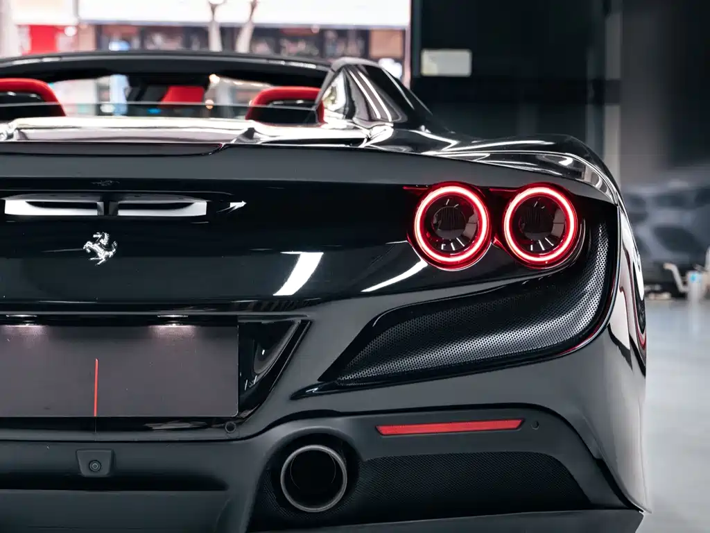 Ferrari F8 — миниатюра 6