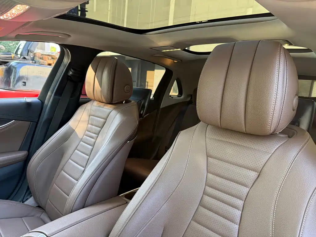 Mercedes-Benz E-Class — миниатюра 16