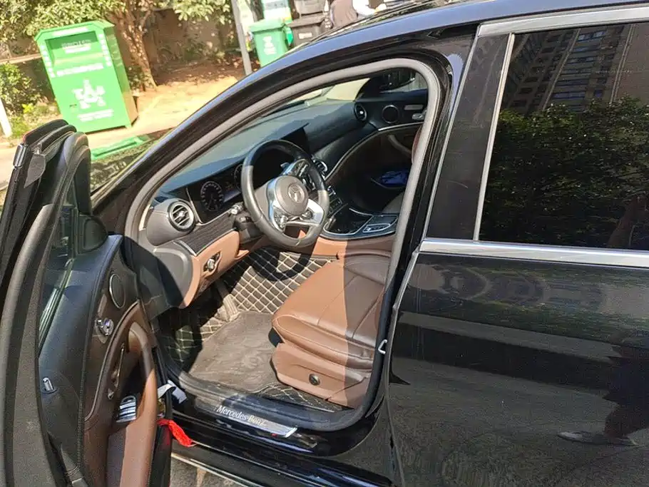 Mercedes-Benz E-Class — миниатюра 9