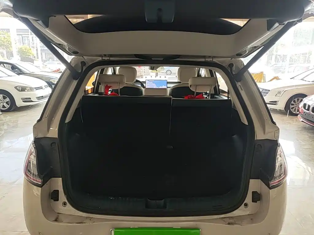 Baojun Yunduo — миниатюра 19
