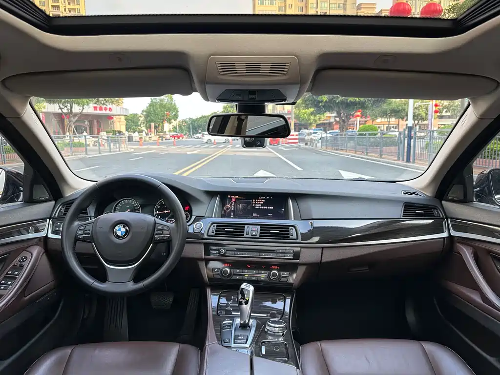 BMW 5 Series — миниатюра 20