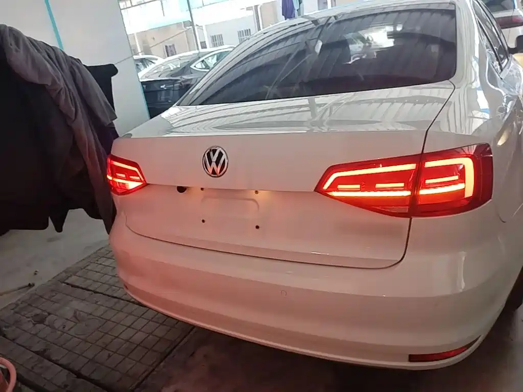 Volkswagen Sagitar — миниатюра 6