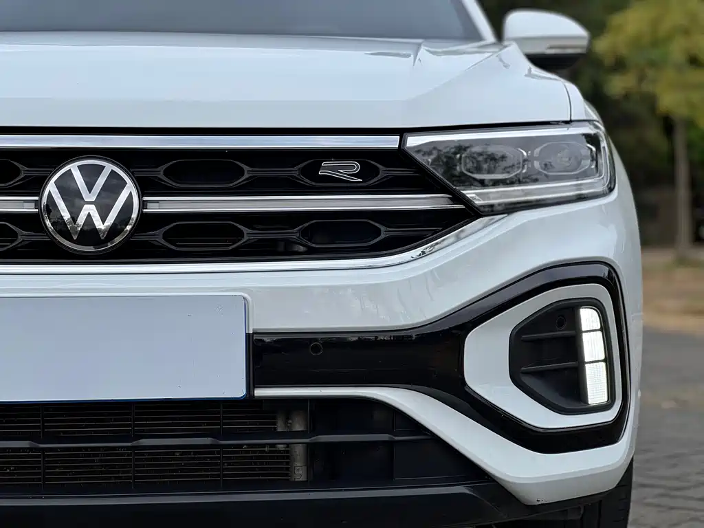 VOLKSWAGEN T ROC EXPLORING SONGS