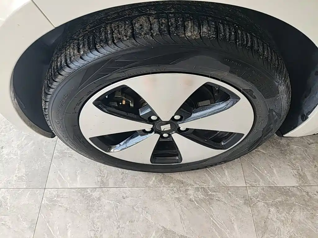Baojun Yunduo — миниатюра 23