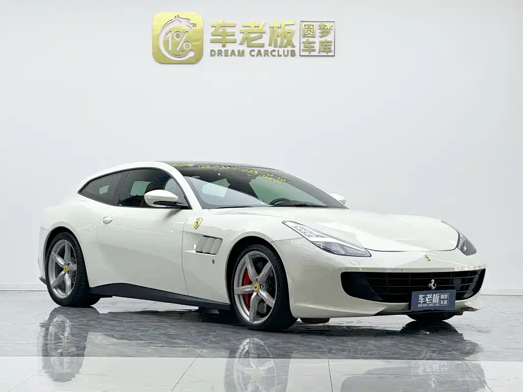 FERRARI GTC4LUSSO
