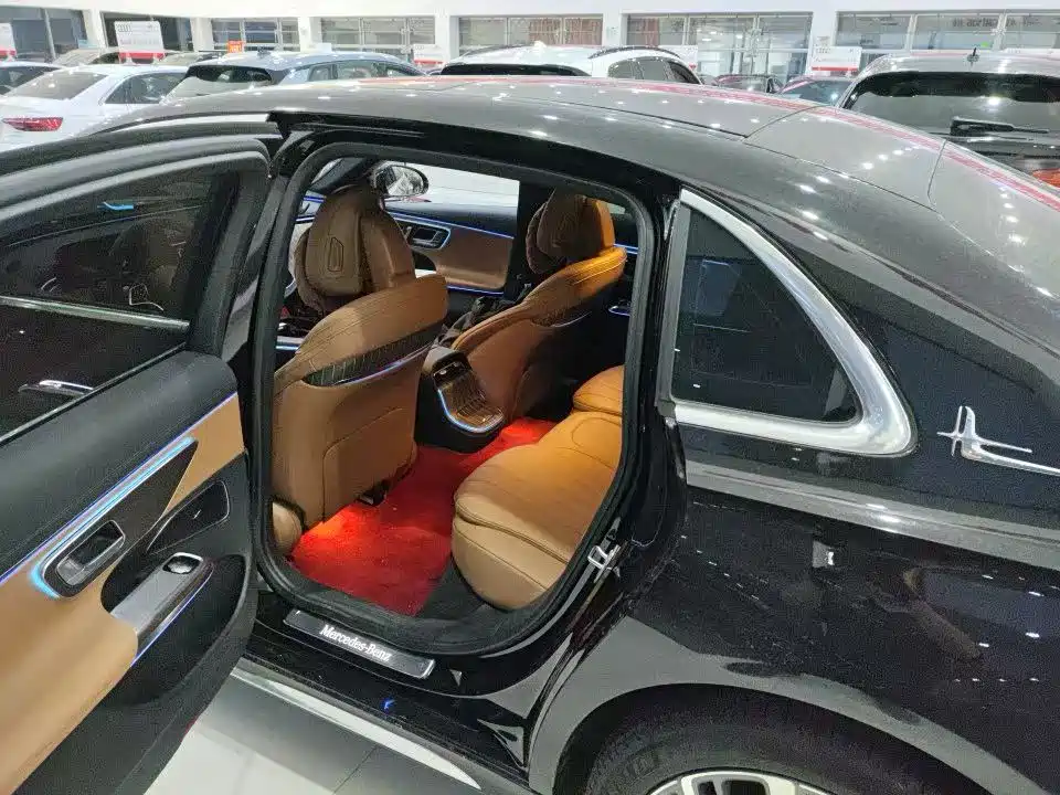 Mercedes-Benz E-Class E 2024 E 300 L Fashion