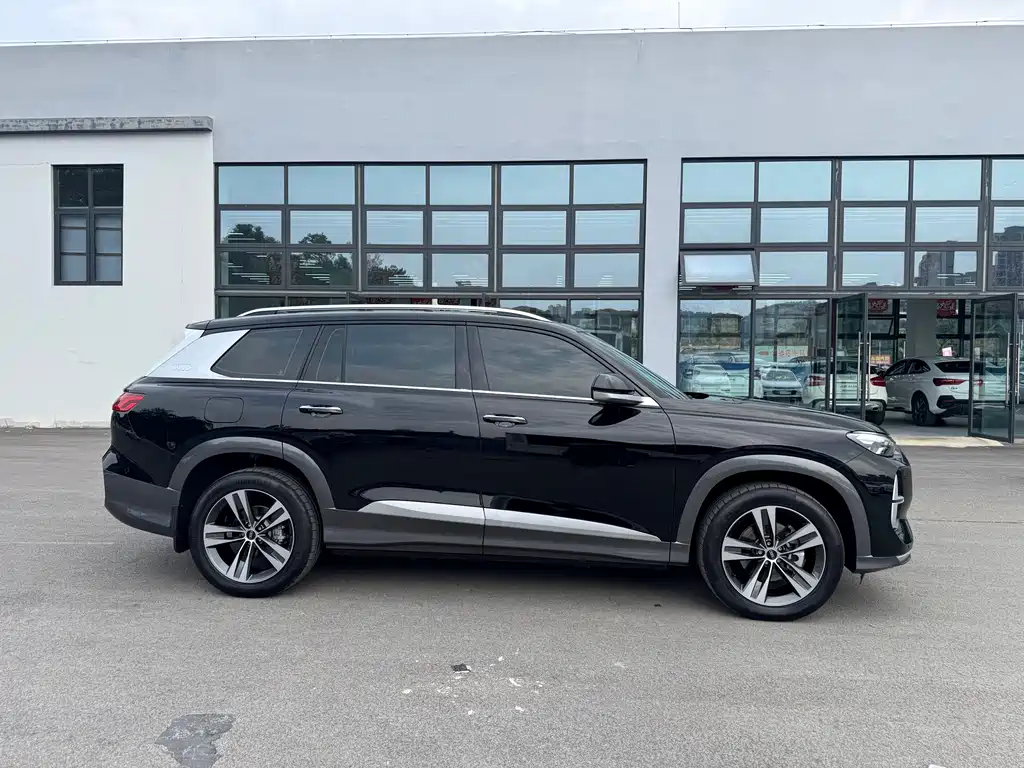 Audi Q6 — миниатюра 12