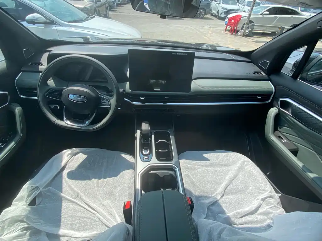 Geely Haoyue L — миниатюра 12
