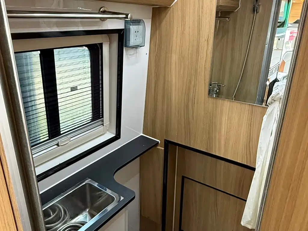 MAXUS V90 RV — миниатюра 17