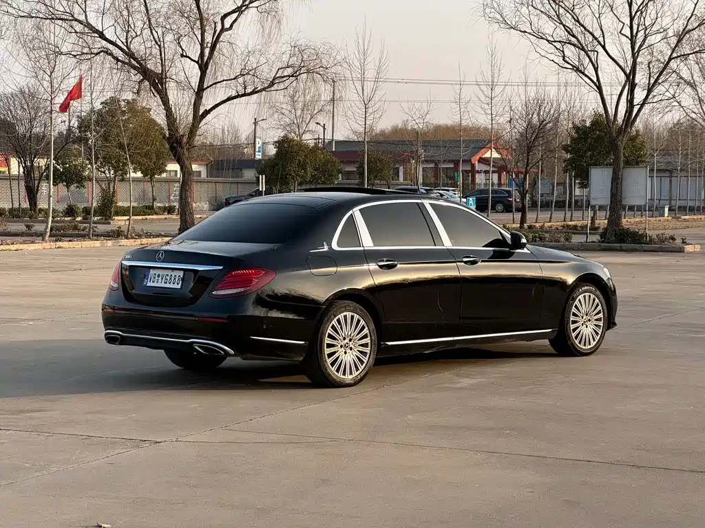 MERCEDES-BENZ E CLASS