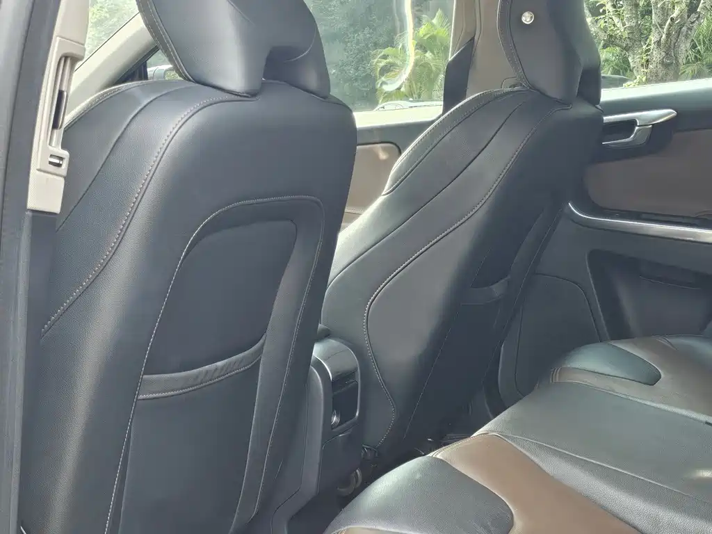 Volvo XC60 — миниатюра 8