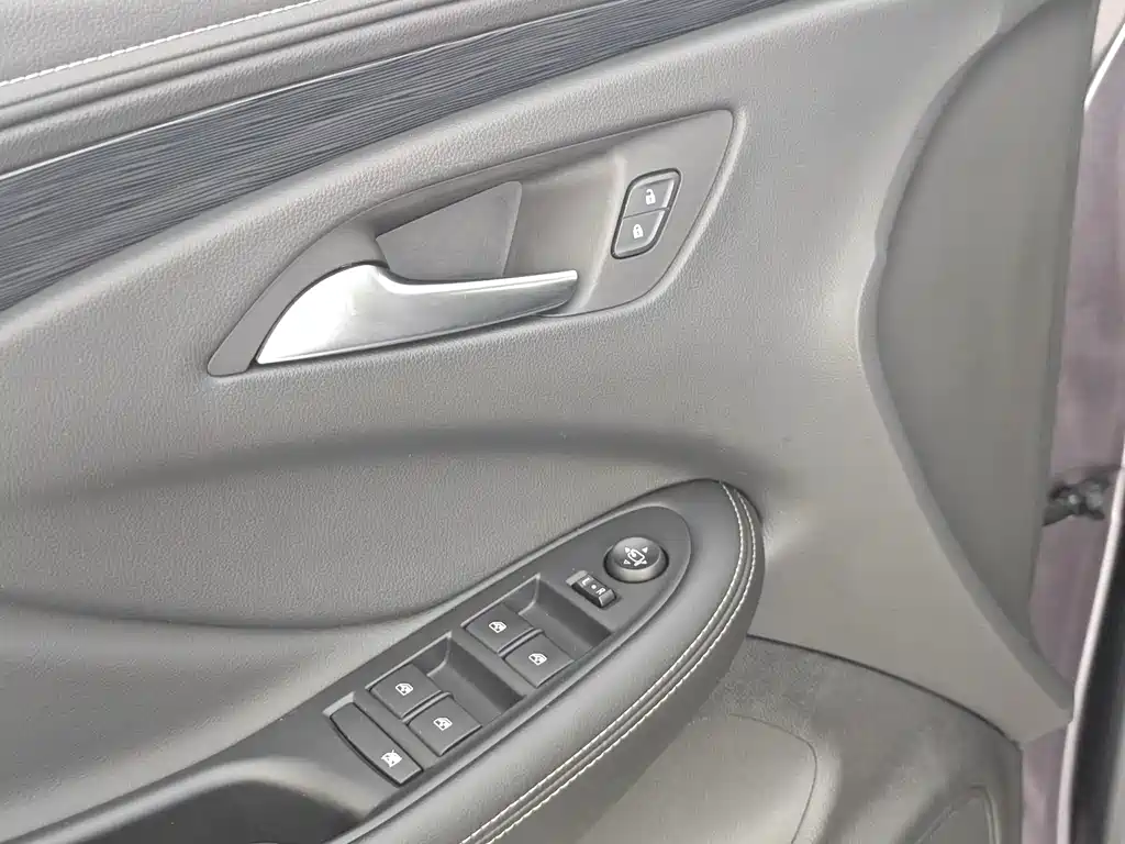 Buick Envision Plus — миниатюра 25