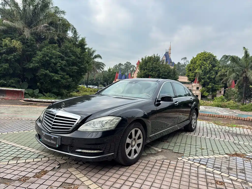 Mercedes-Benz S-Class 2009