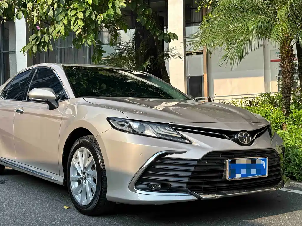 Toyota Camry — миниатюра 7