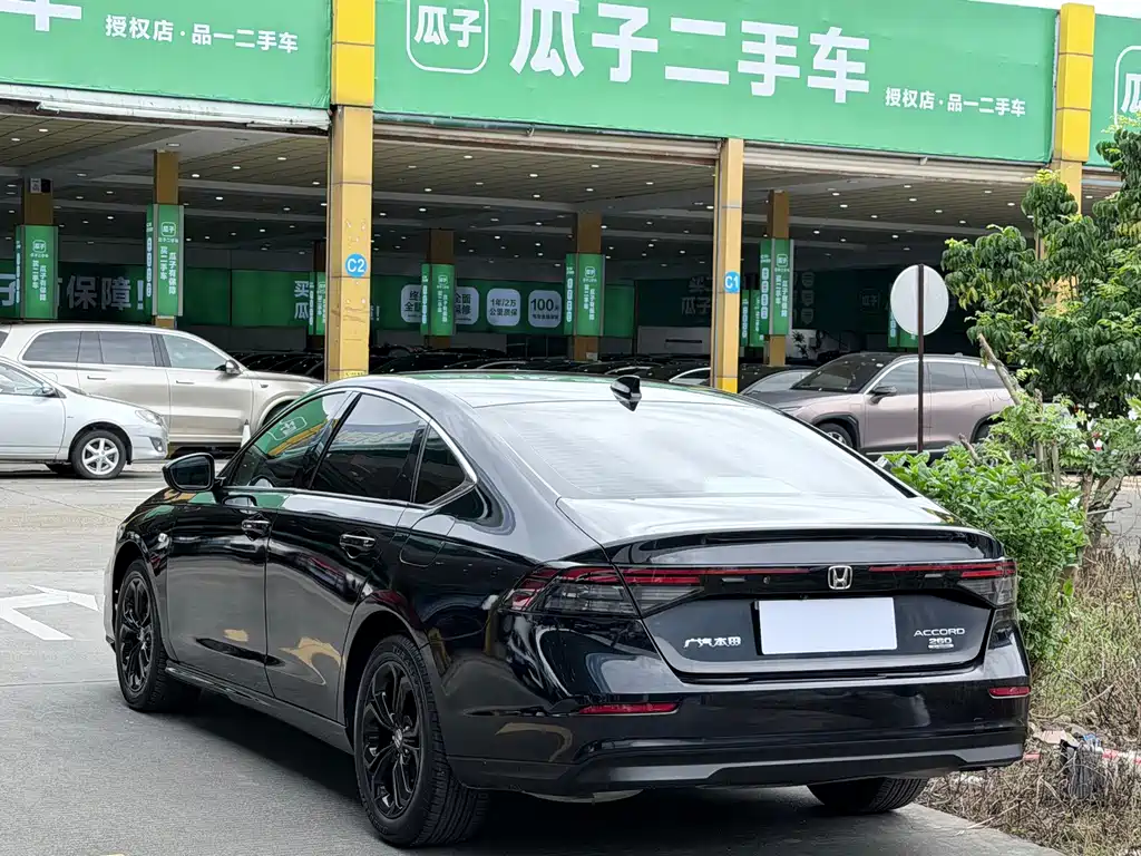 Honda Accord — миниатюра 13