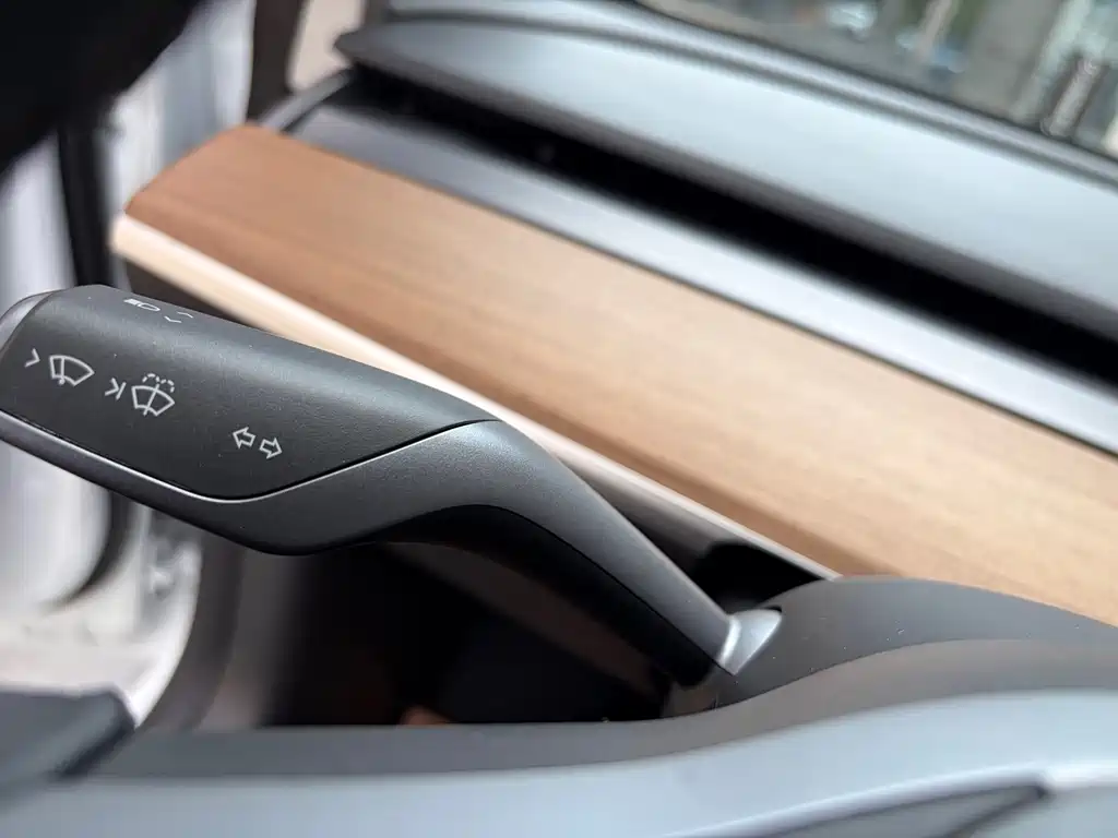 Tesla Model 3 — миниатюра 15