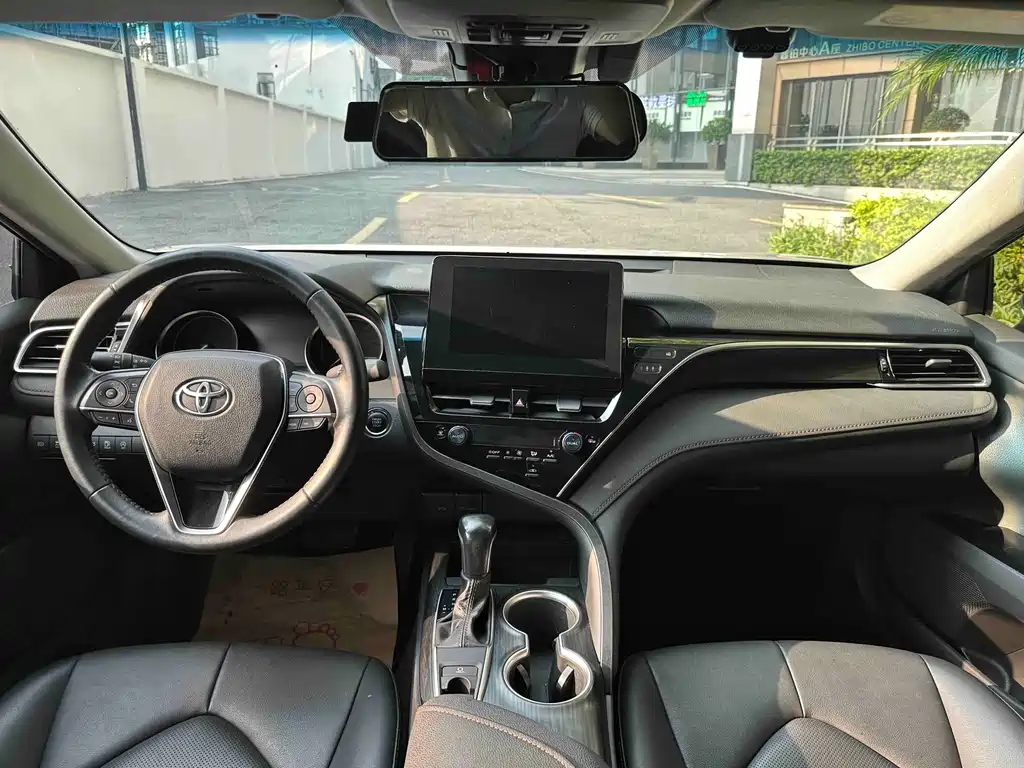 Toyota Camry — миниатюра 23