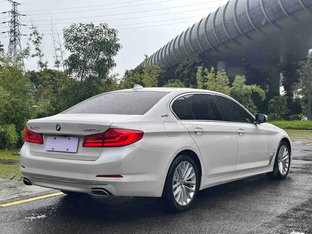 BMW 5 Series New Energy — миниатюра 14