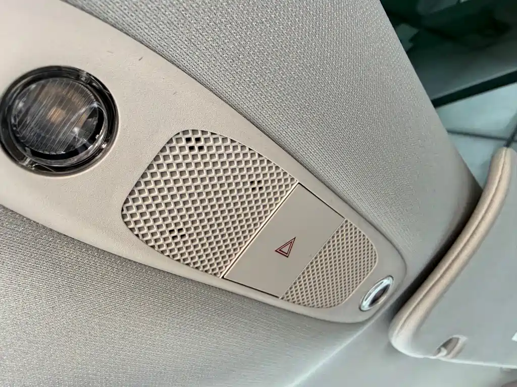 Tesla Model 3 — миниатюра 13