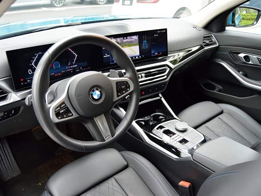 BMW 3 Series 2.0 л 2024 г. Голубой, пробег 26100 км