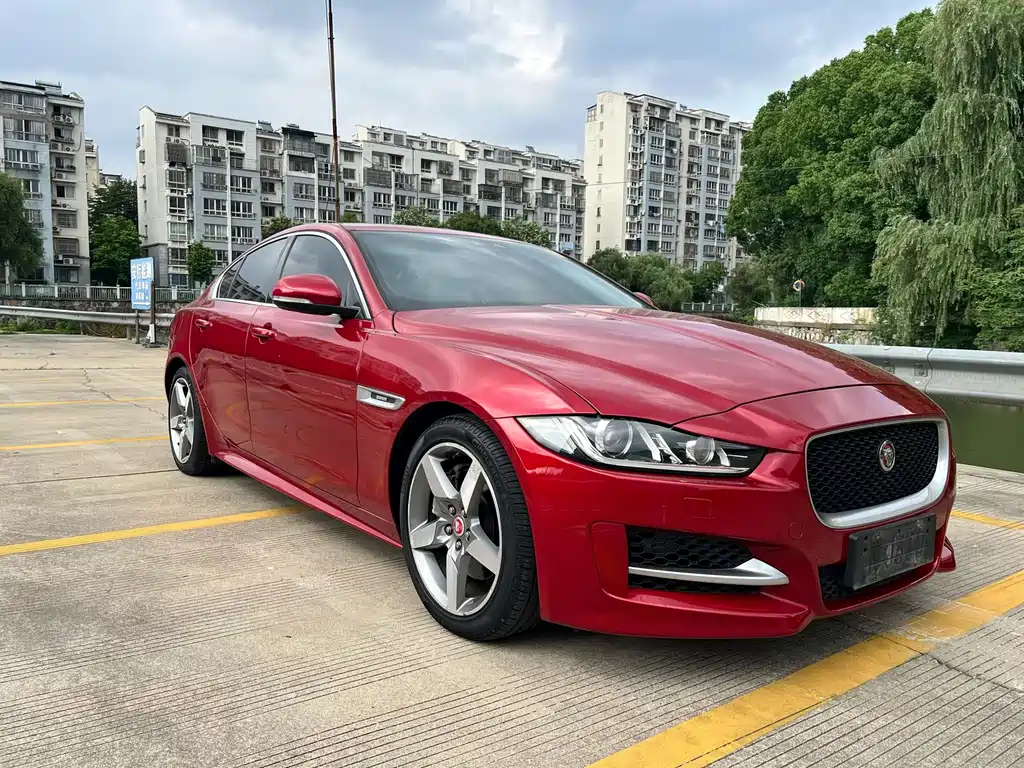 Jaguar XE 2017 2.0T 240PS R-Sport