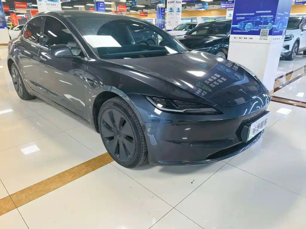 Tesla Model 3 — миниатюра 2