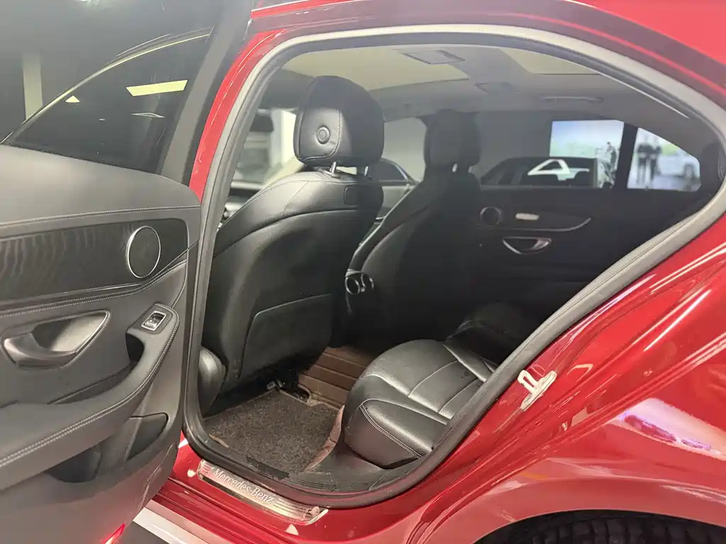 Mercedes-Benz C-Class — миниатюра 12
