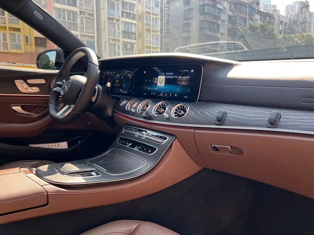 MERCEDES-BENZ E CLASS