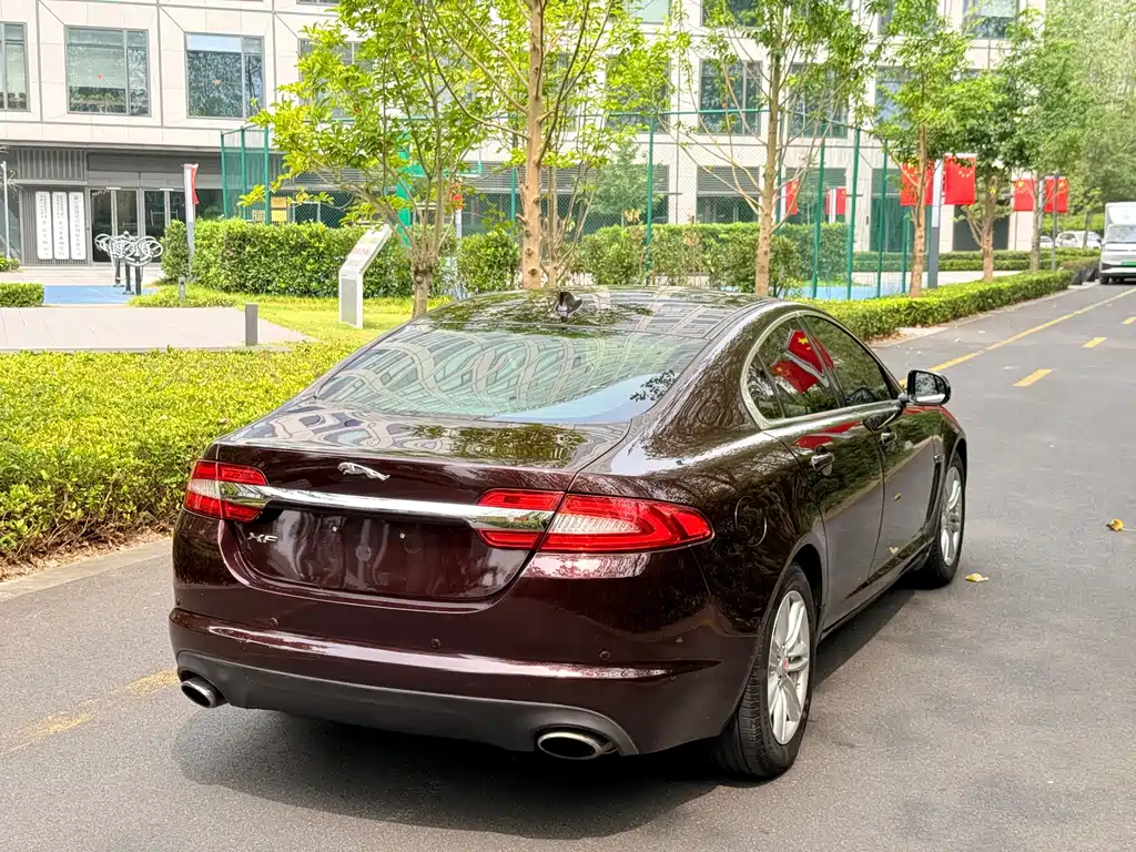 Jaguar XF — миниатюра 5