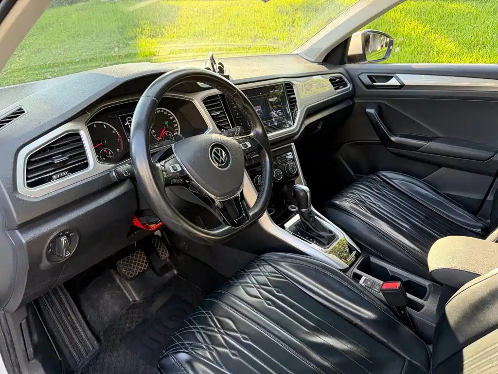 Volkswagen T-Roc — миниатюра 7