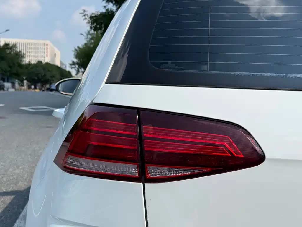 Volkswagen Golf — миниатюра 10