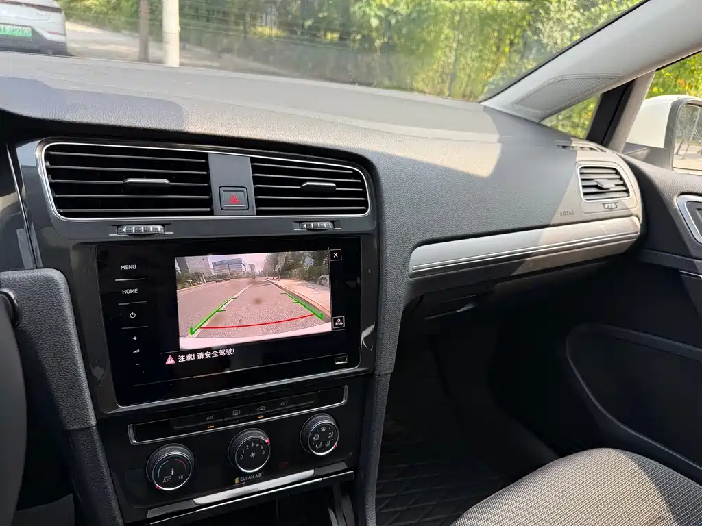 Volkswagen Golf — миниатюра 24