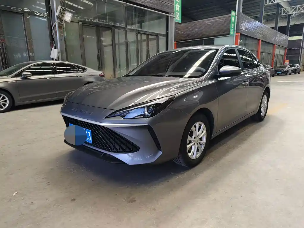 Roewe i5