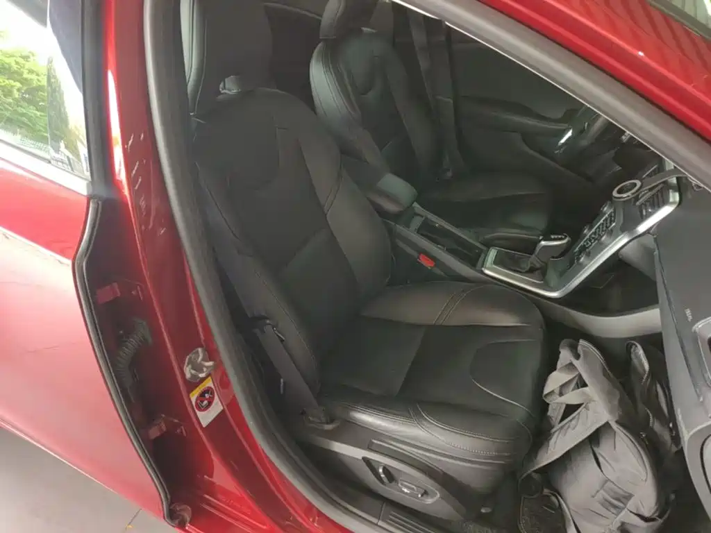 Volvo V40 — миниатюра 25
