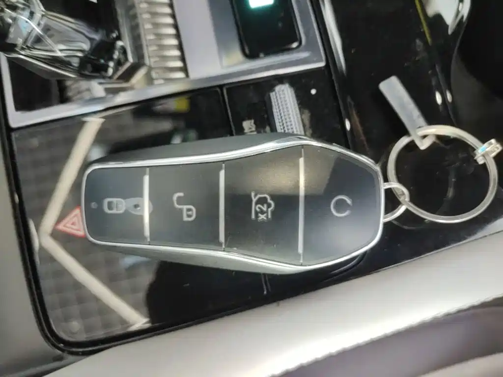 BYD PLUS New Energy — миниатюра 9