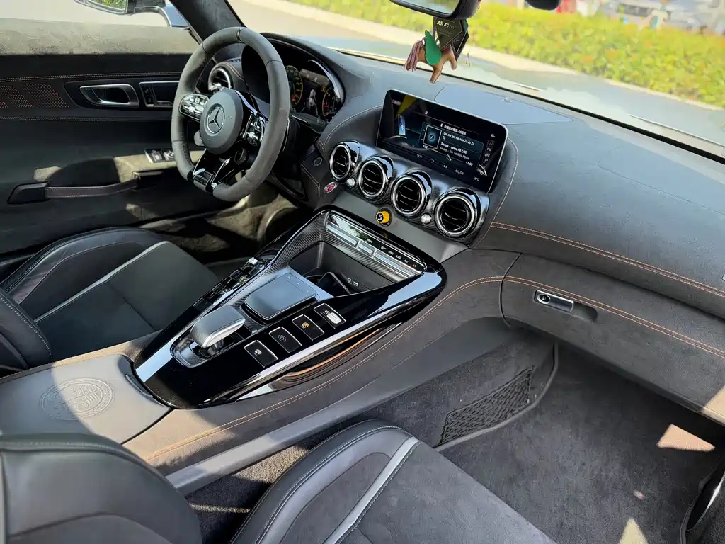 MERCEDES-BENZ AMG GT