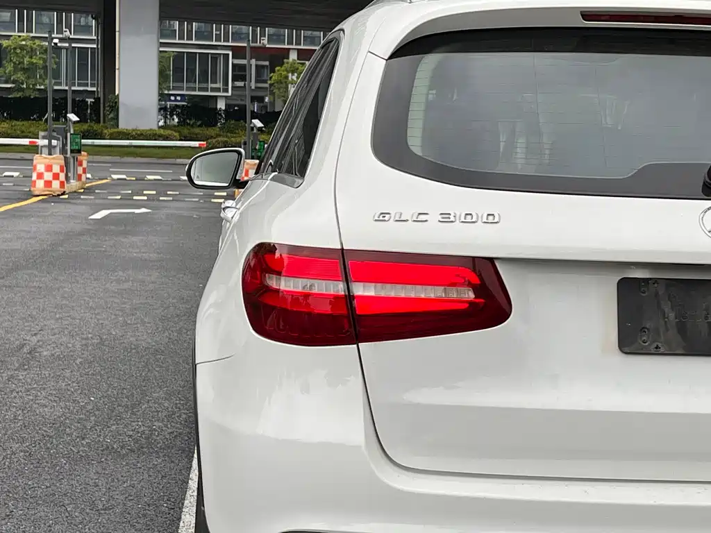 Mercedes-Benz GLC 2016 GLC 300 4MATIC