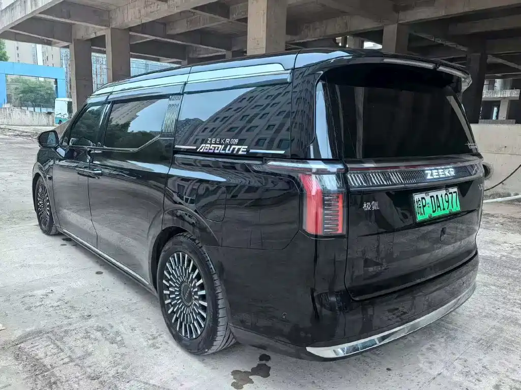 Zeekr 009 2024 мест 108kWh