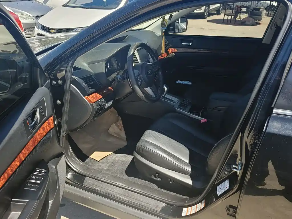 Subaru Outback 2010 2.5i Luxury